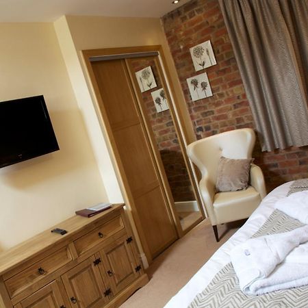 Carriages Telford Hotel ภายนอก รูปภาพ