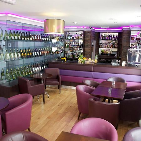 Carriages Telford Hotel ภายนอก รูปภาพ